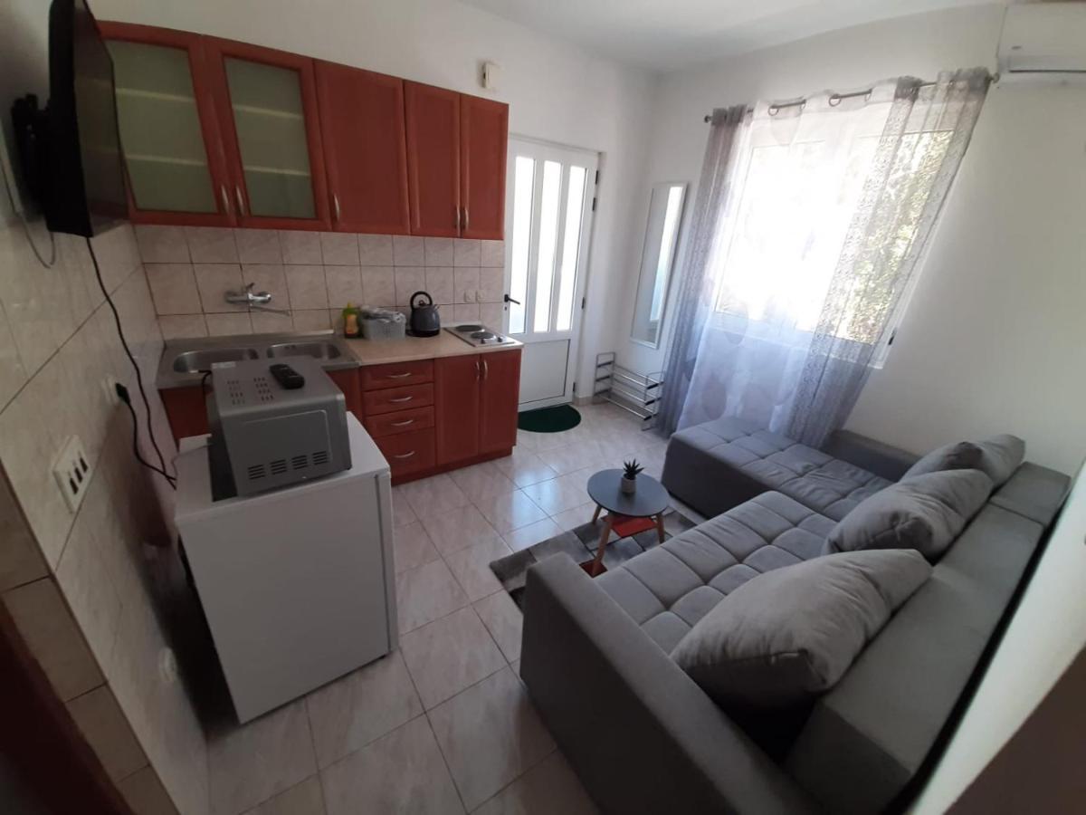 Apartman Jadranka Rogotin Exterior foto